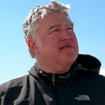 Opérateurs de composition sur les espaces de Hardy: le cas absolument sommant