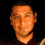 Animals flying through waterfalls and other multiphase flows - Víctor M. Ortega Jiménez
