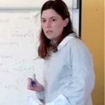 Interpolation property for a class of disjoint universal elements