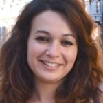 Opérateurs de composition sur les espaces de Hardy généralisés de l'anneau