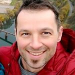 Quand le prolongement linéaire libre d'une application lipschitzienne est-il injectif ?