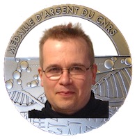 Bertrand Maury (LMO, Paris-Saclay) se voit décerné la médaille d’argent 2022 du CNRS en mathématiques pour sa recherche sur les mouvements de particules ainsi que sur la modélisation des foules et du système respiratoire