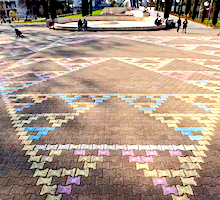 “Images de science : sur les pavés, un triangle plein de trous” : un article d’Olga Paris-Romaskevich paru dans le média “The Conversation” dans le cadre du projet “StreetMath”