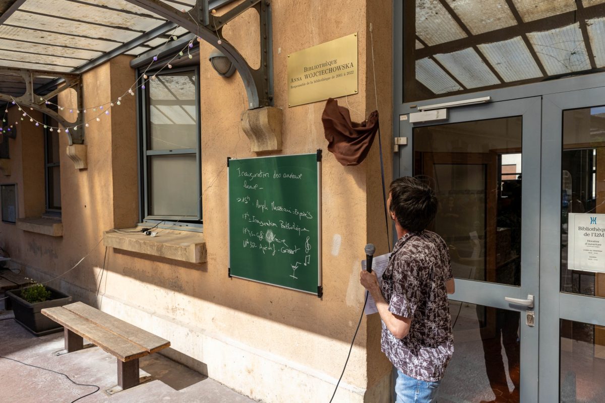 Peter Haissinsky dévoile la plaque inaugurale